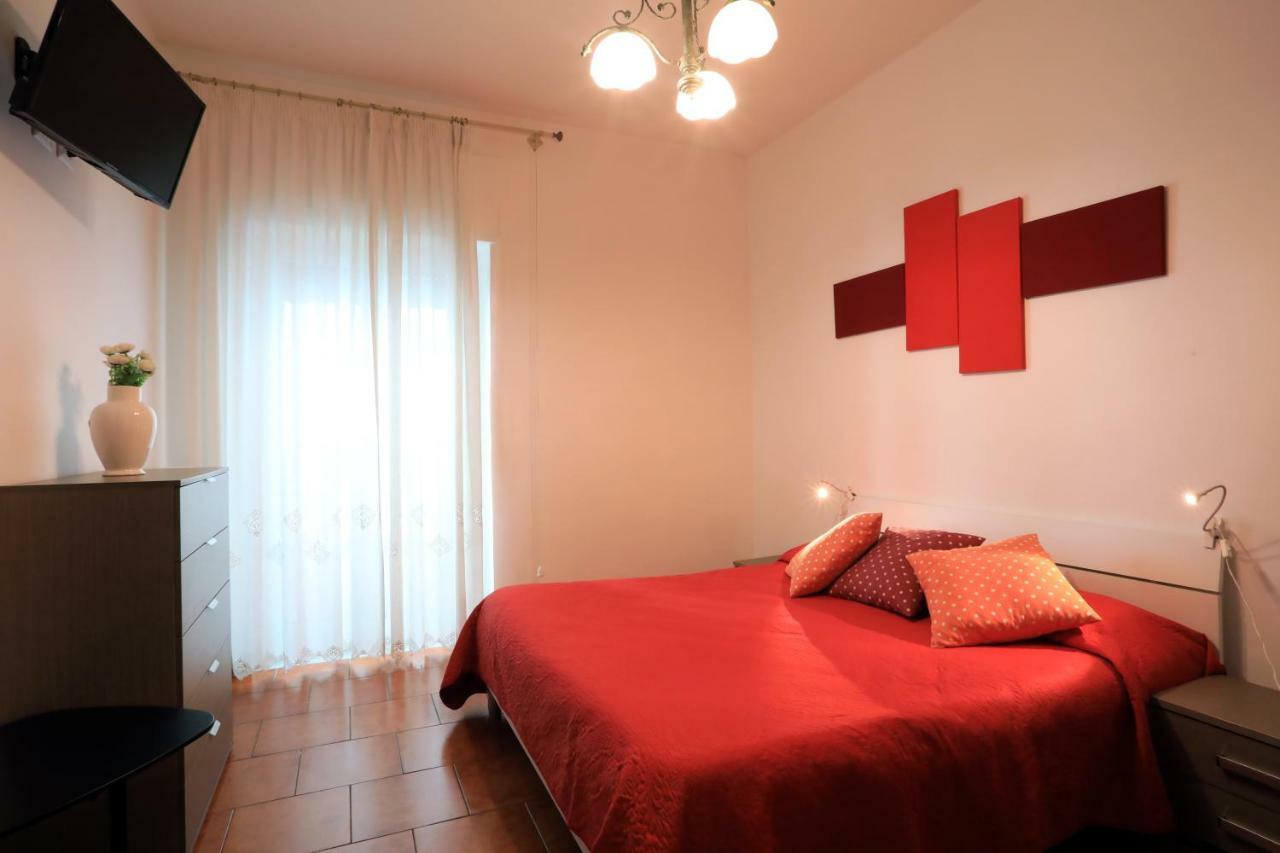 Primo Piano Guesthouse - Bari Policlinico Buitenkant foto