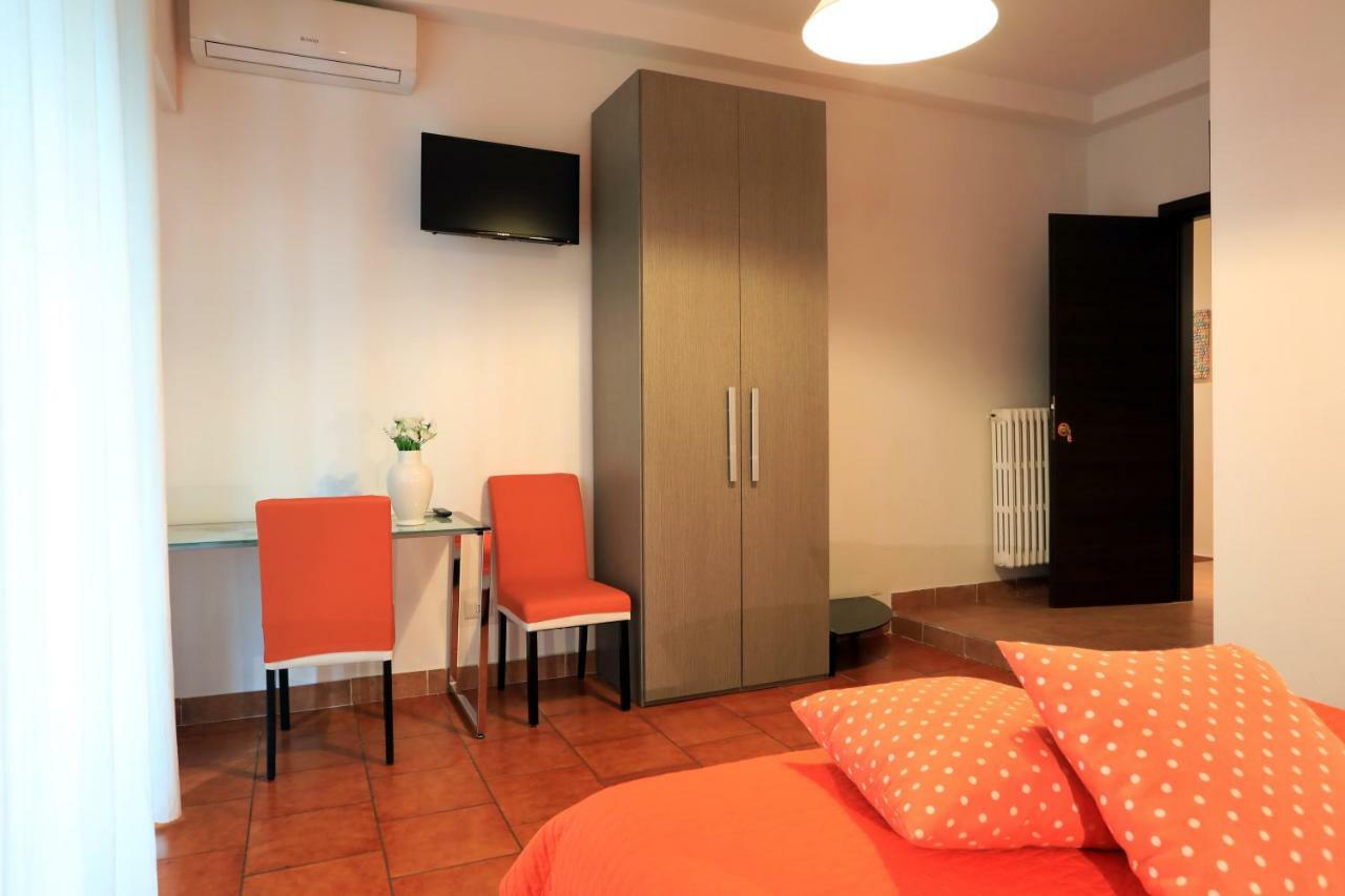 Primo Piano Guesthouse - Bari Policlinico Buitenkant foto